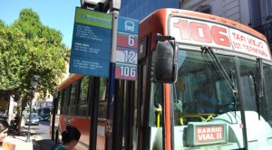 Los colectivos sólo podrán circular con pasajeros sentados