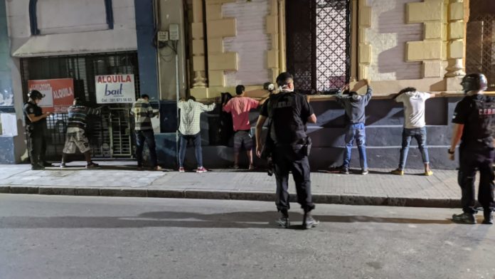 Más de 1300 personas detenidas por no cumplir cuarentena obligatoria_5e7f90dcd00a8.jpeg