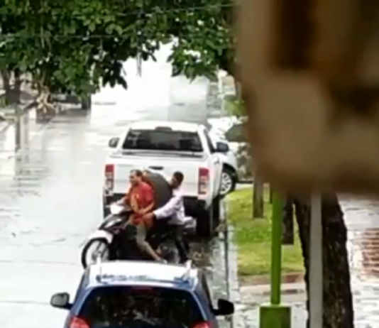 VIDEO: ni la lluvia detiene a dos ladrones de Villa 9 de Julio