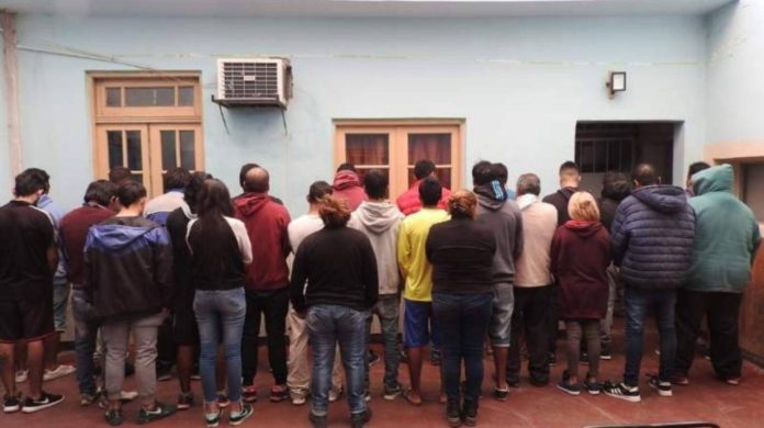 Catamarca: Detuvieron a 27 personas jugando a los dados, música y alcohol_5e935734f0dcf.jpeg