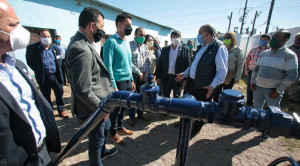 Con un nuevo pozo de agua y una cocina escolar, asisten a vecinos de Las Piedritas