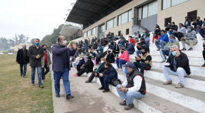 En el hipódromo, cientos de tucumanos se ponen al día con el cobro del IFE
