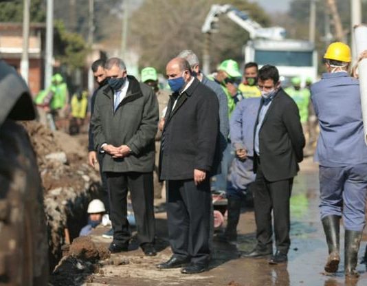 Con el cambio de colector cloacal beneficiarán a 250 vecinos de Villa Muñecas