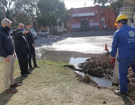 La SAT concreta obras de renovación cloacal en Villa Alem