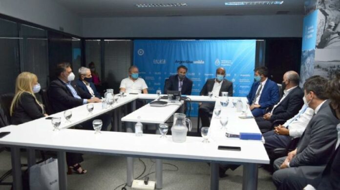 Beneficiarán a 10.500 familias tucumanas con conexiones internas de cloacas_6011f6489041b.jpeg