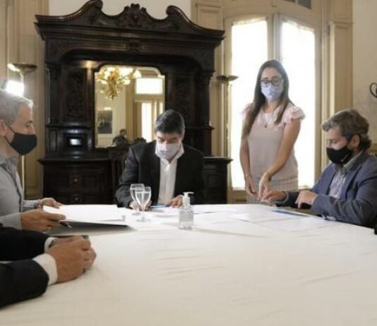 Firman convenios para garantizar obras públicas en Yerba Buena