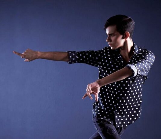 Carlos Rivero presenta el show Hispania
