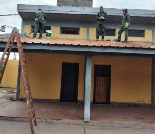 Continúan con refacciones en las escuelas