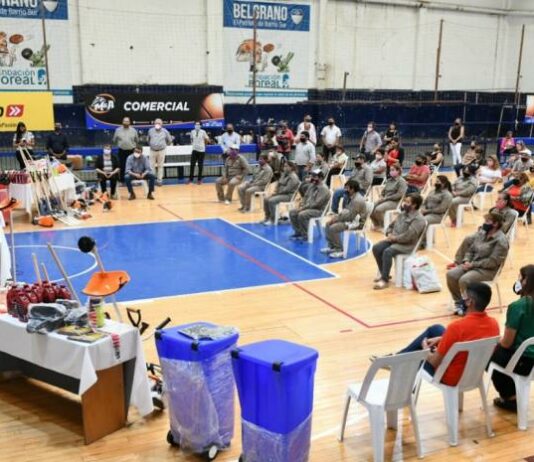Entregaron herramientas para continuar acondicionando escuelas