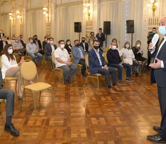 Manzur: «La única forma de controlar al virus es con la responsabilidad social»