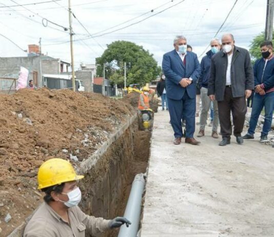 El cambio de una red cloacal beneficiará a 70 mil vecinos del Oeste de la Capital