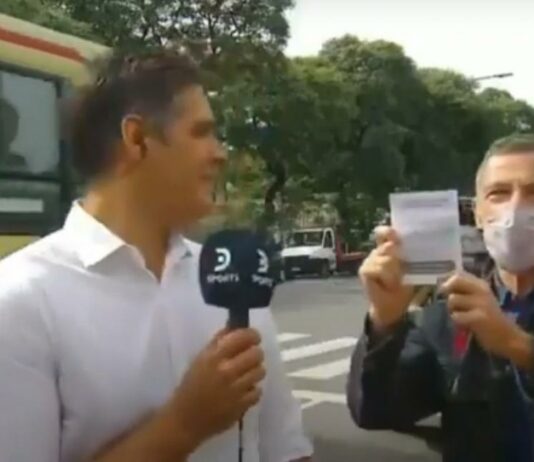 VIDEO| Gustavo Garzón interrumpió un móvil luego de vacunarse: “Gracias Alberto, gracias Cristina, gracias Putin”