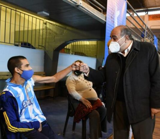 Manzur: «Ya superamos las 585 mil dosis aplicadas en toda la provincia»