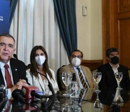 “El gobernador y los ministros estamos abiertos al diálogo con todos los intendentes”