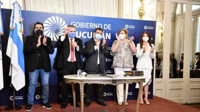 Jaldo tomó juramento a Lorena Málaga y Gladys Medina