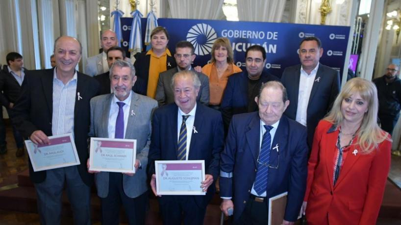En el Día de la Lucha contra el Cáncer de Mama, reconocieron a médicos tucumanos