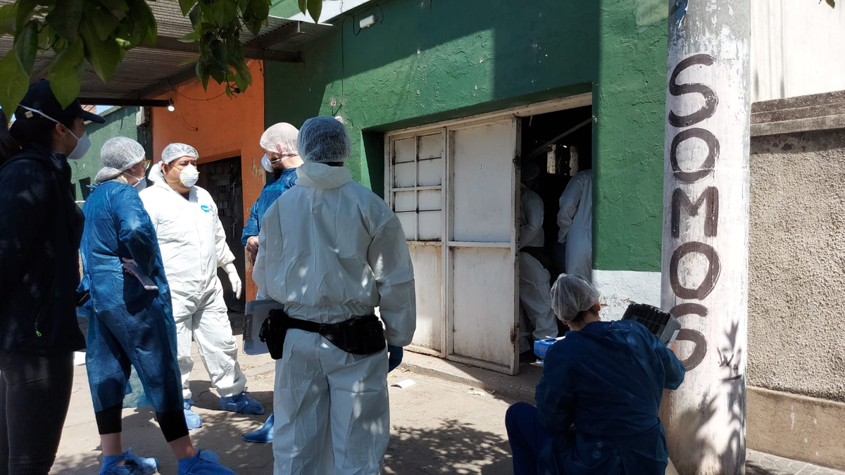Encuentran sin vida a un hombre en un local de avenida Belgrano