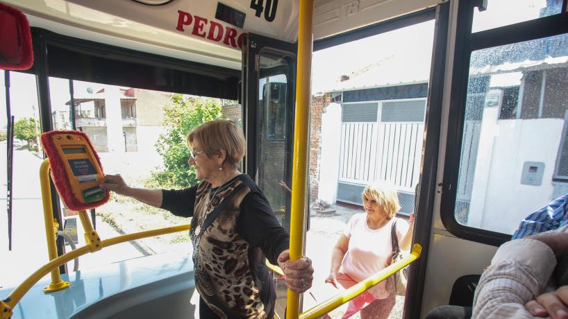 La Provincia abrió la preinscripción al boleto gratuito para jubilados