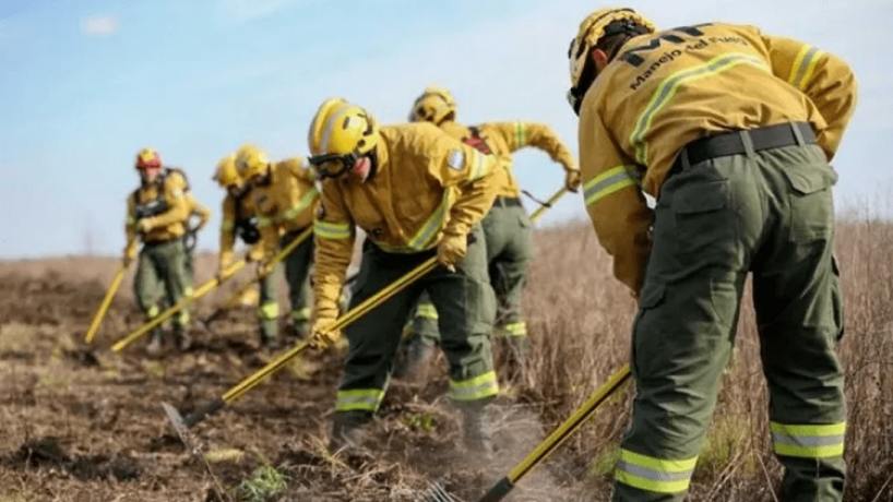 El Gobernador destacó inversión en equipamiento para combatir incendios