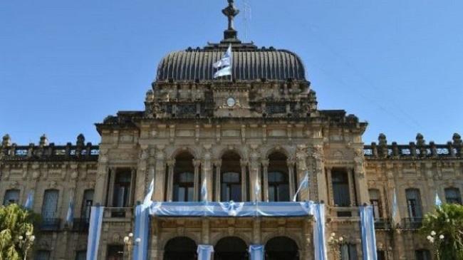 El martes juega la selección y los empleados públicos de Tucumán fueron autorizados a entrar a las 10 de la mañana