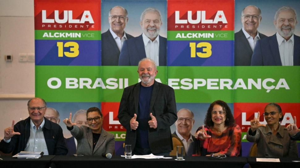 Lula convocó a los partidos opositores de Bolsonaro