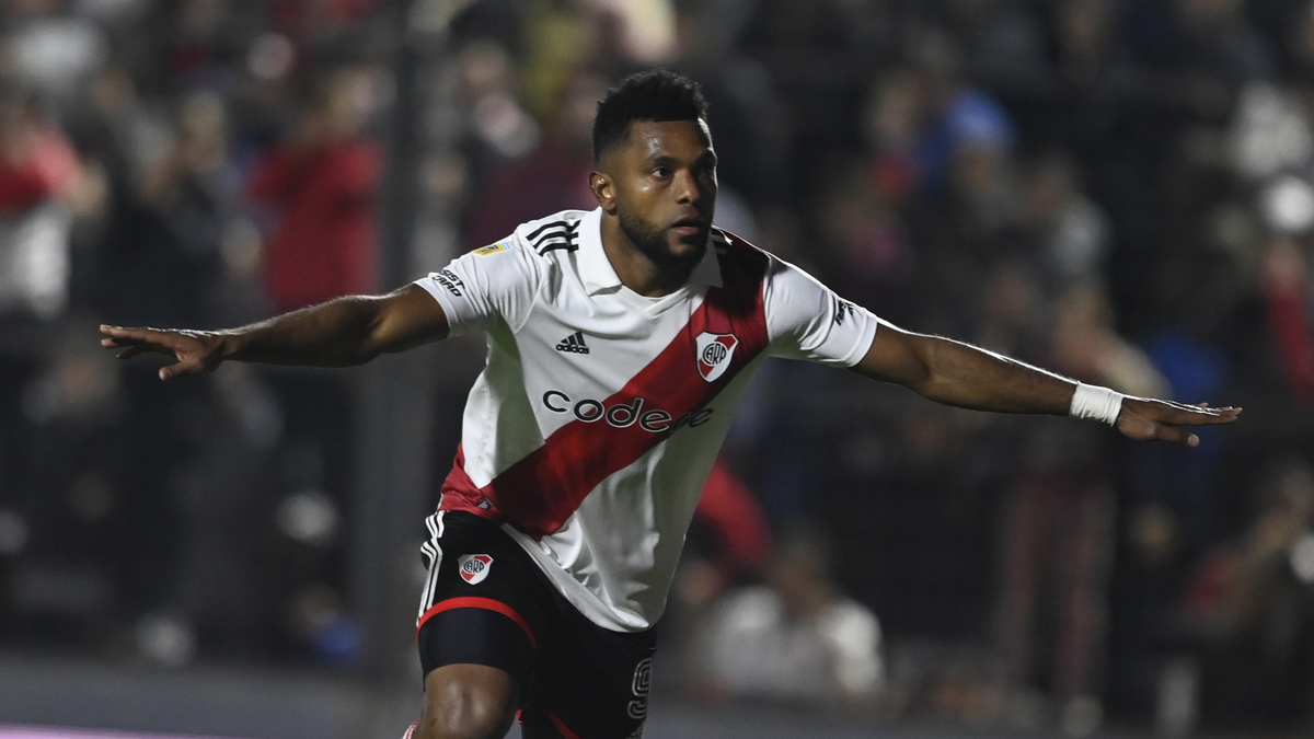 Patronato recibe a River en Paraná