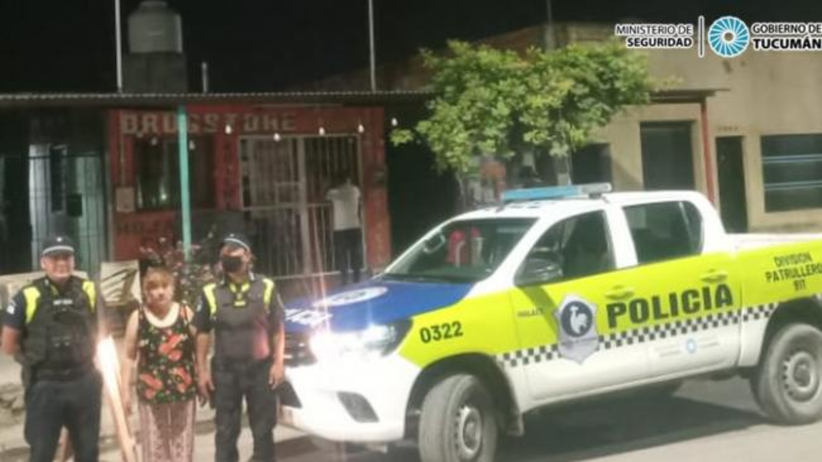 Policías lograron sofocar un incendio en un local comercial