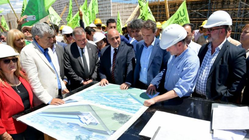 Avanzan las obras en la Escuela Secundaria y la cárcel de Benjamín Paz