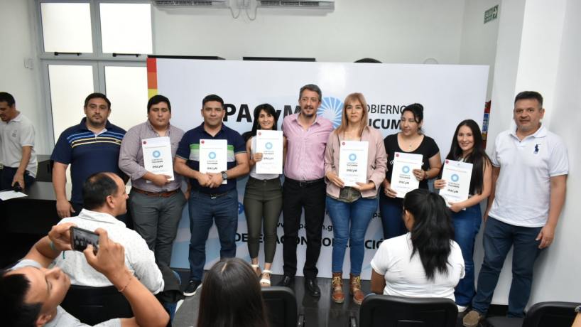 Cooperativas de construcción y agrícolas recibieron sus matriculas