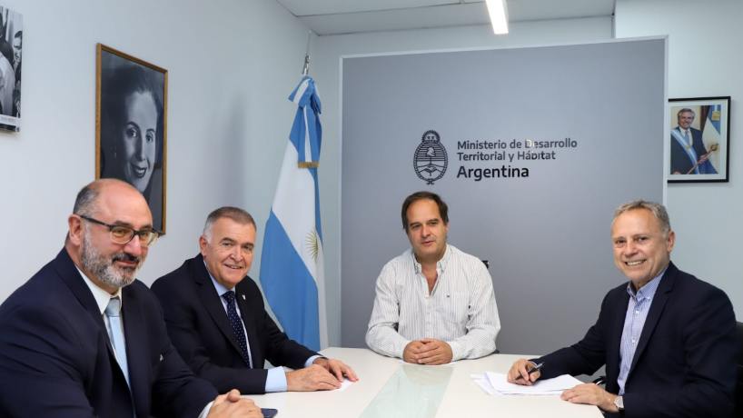 Jaldo avanza en gestiones para la construcción de 2.027 viviendas