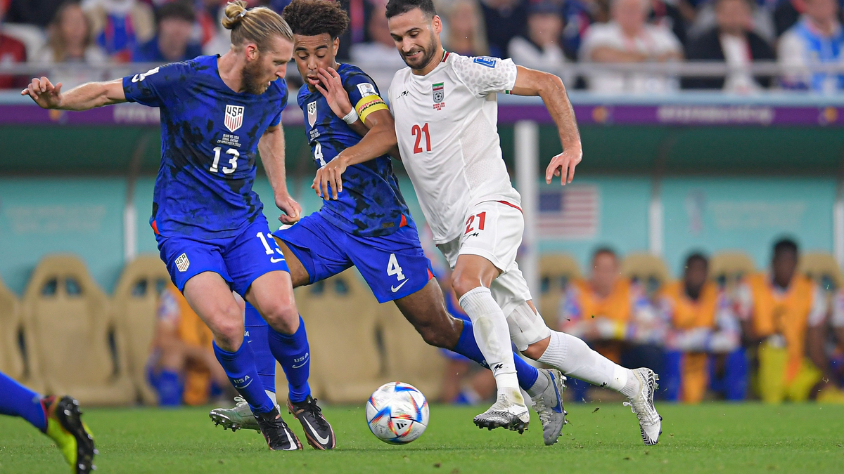 Estados Unidos se impuso 1 a 0 ante Irán y clasificó