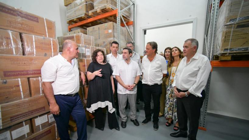 Jaldo, Manzur y Vizzotti inauguraron un Centro de Almacenamiento Masivo de Vacunas
