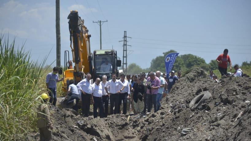 Jaldo y Manzur supervisaron las obras de la planta de tratamiento de líquidos cloacales en Simoca