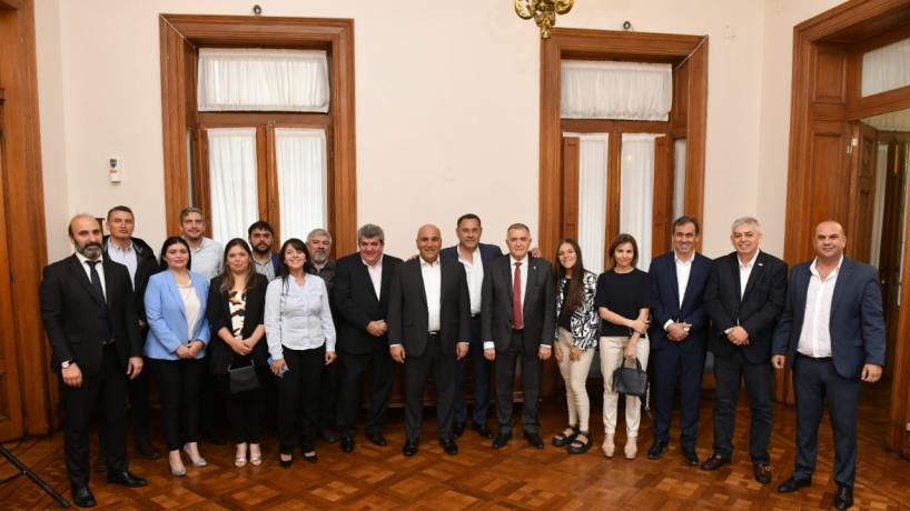 Jaldo y Manzur analizaron el plan de obras con referentes del oeste tucumano