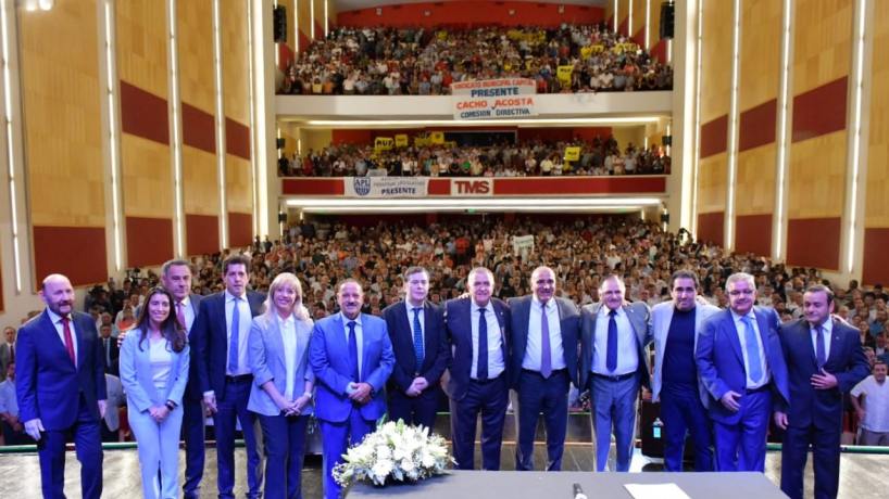 Juan Manzur reasumió como gobernador de Tucumán