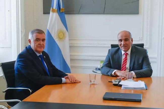 Manzur y Jaldo realizan un brindis de cierre de año junto a dirigentes en Casa de Gobierno