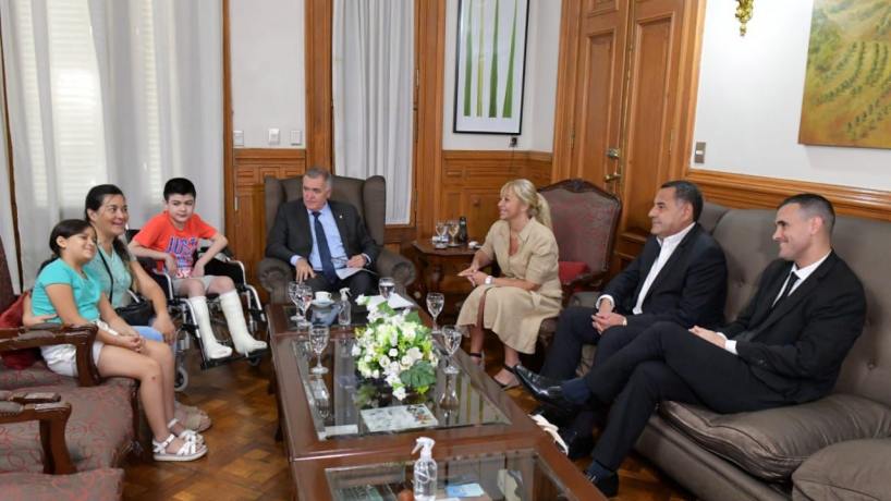 La Provincia brinda ayuda a un niño que padece distrofia