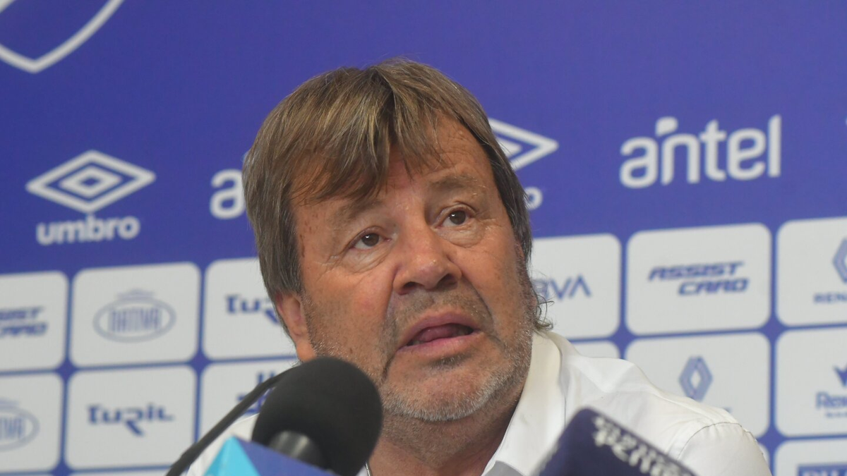 Ricardo Zielinski dejó de ser el DT de Nacional de Montevideo