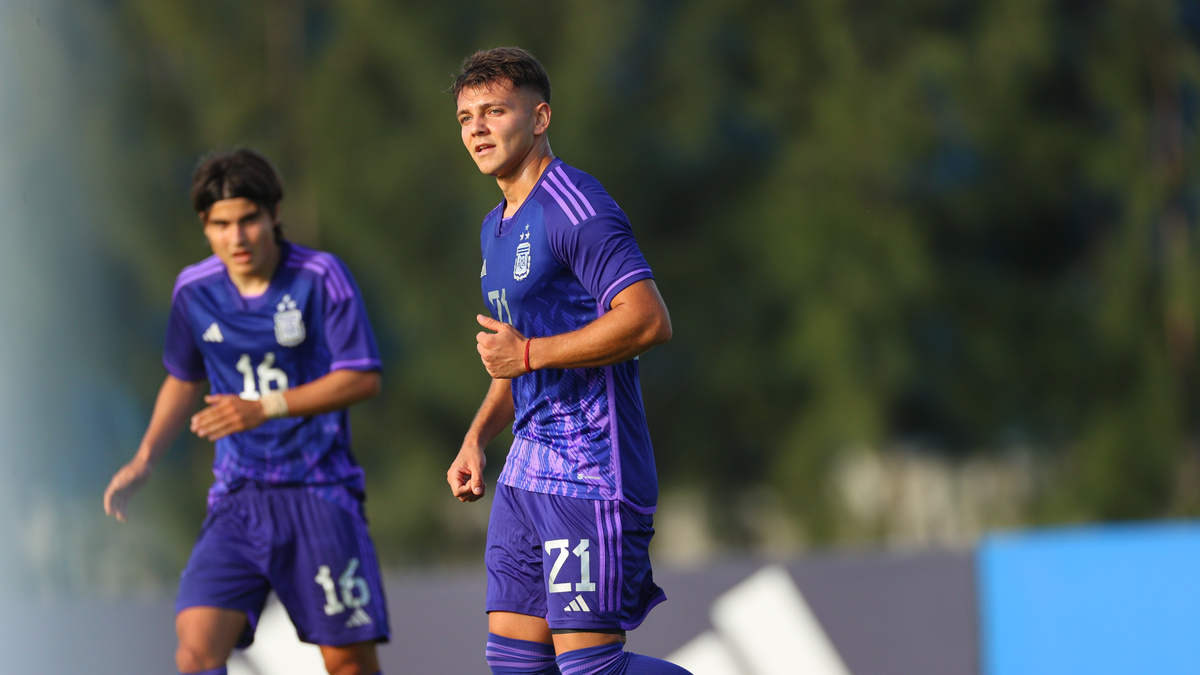 Maestro Puch marcó en la goleada de la Selección ante República Dominicana