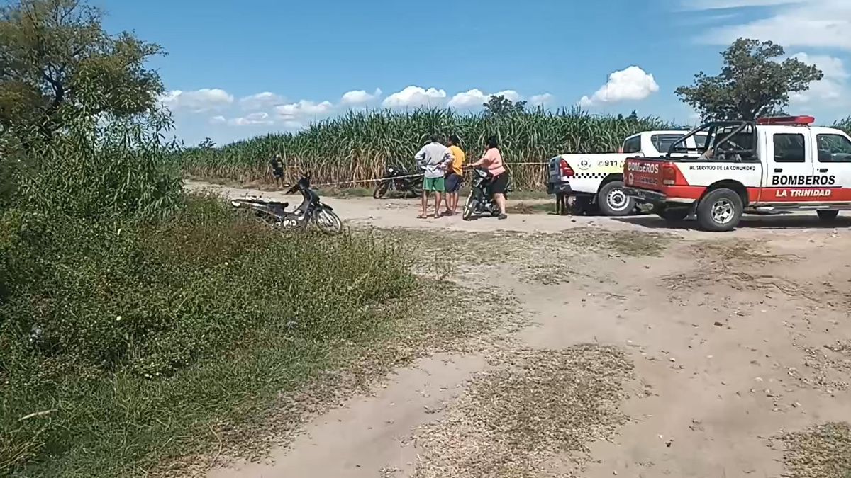 Un docente perdió la vida tras volcar con su auto