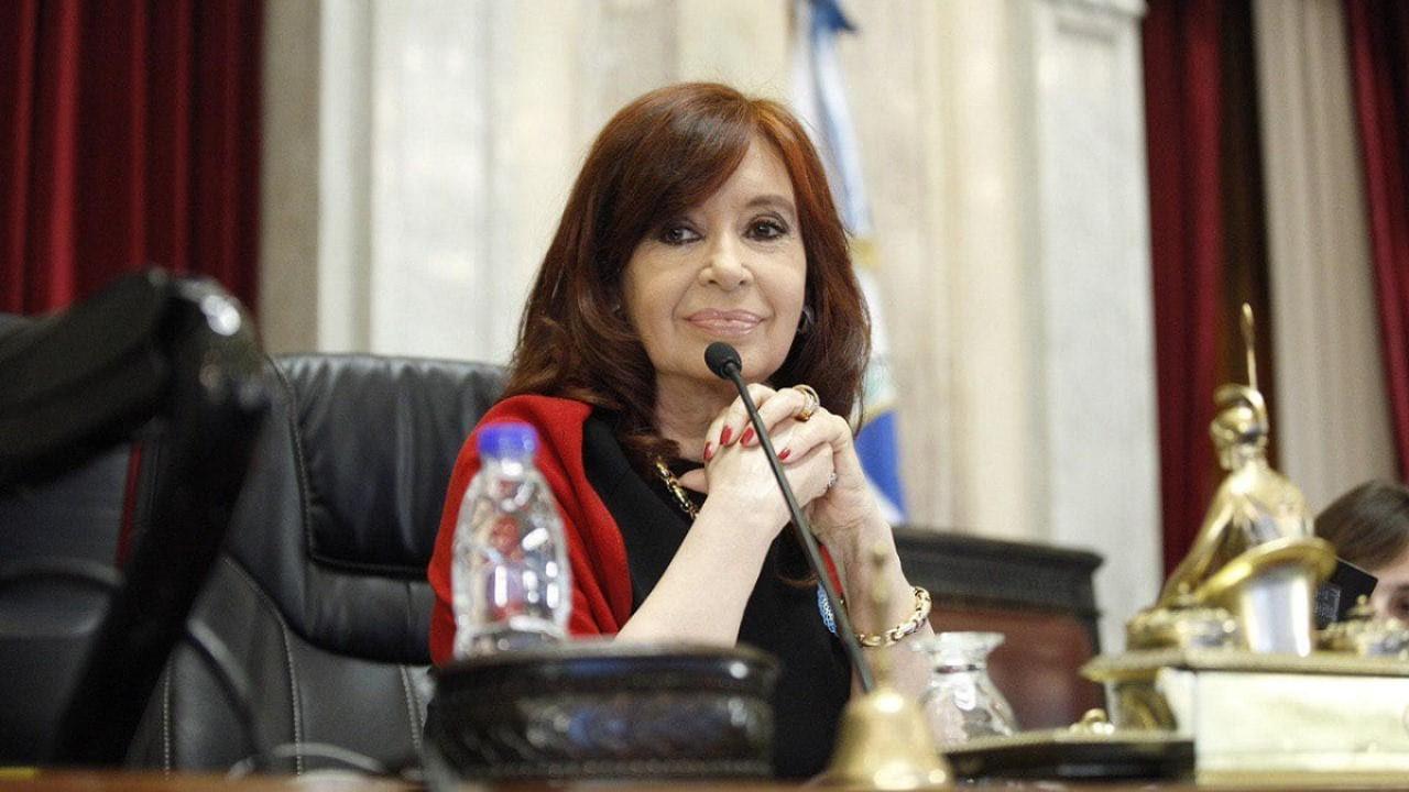 Desmienten una noticia que aseguraba que Cristina cobraba más de $9 millones de pesos de una doble pensión