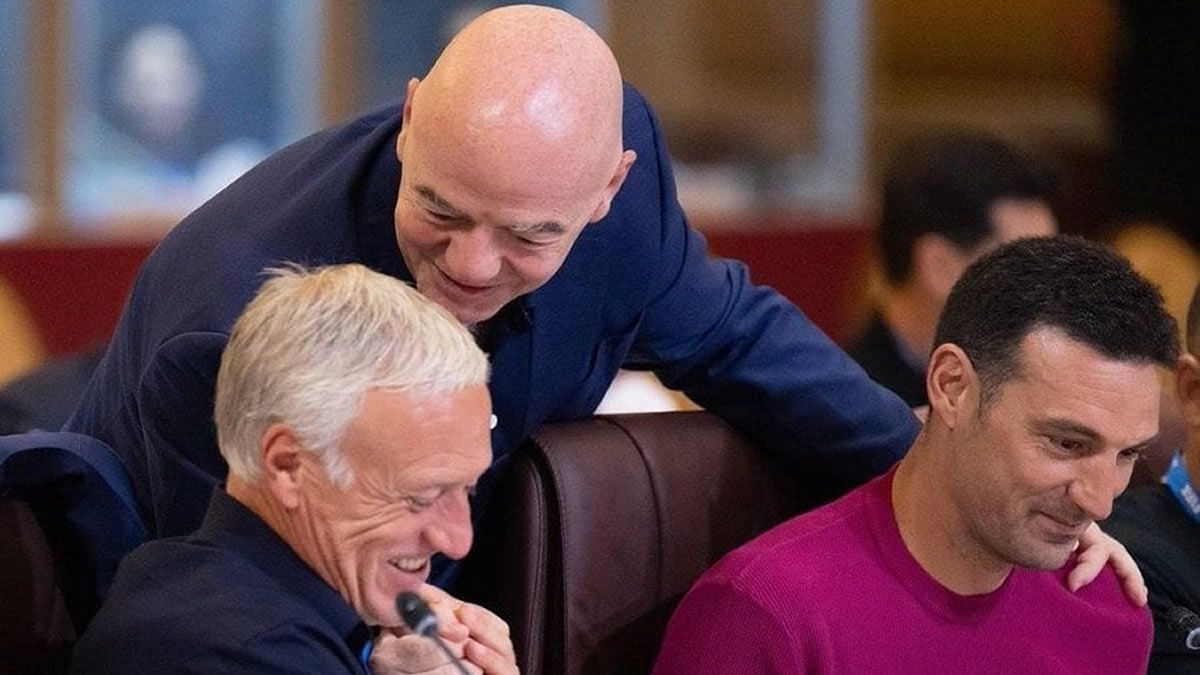 Scaloni volvió a Qatar y se reencontró con Didier Deschamps