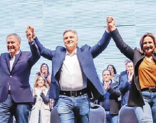 En nacionalizado duelo, Llaryora y Juez pujan para suceder a Schiaretti