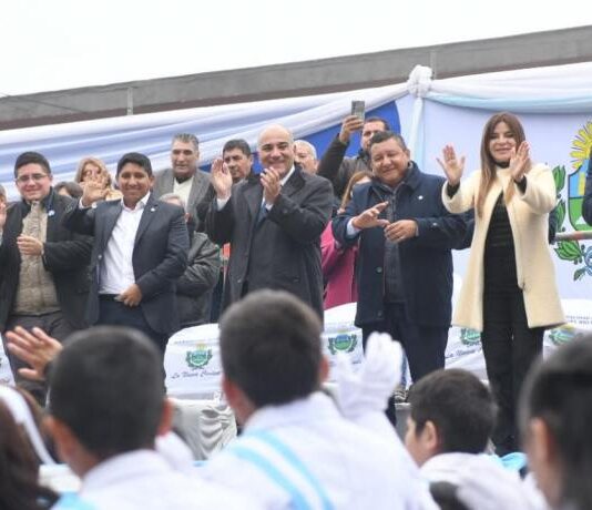 La Banda: 3000 escolares prometieron lealtad a la Bandera Nacional