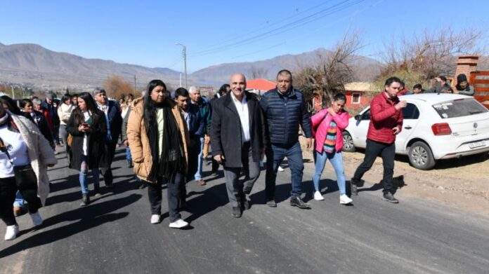 Manzur y Caliva visitaron obras comunitarias en Tafí del Valle