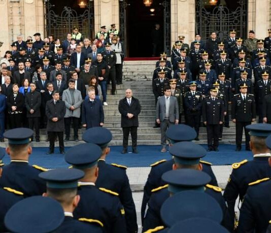 Suman a más de 1000 agentes de policía y personal penitenciario