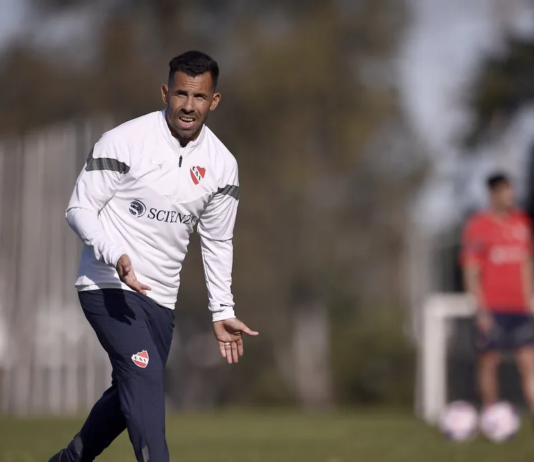 Carlos Tevez pondría a Giménez Rojas y Báez en su debut