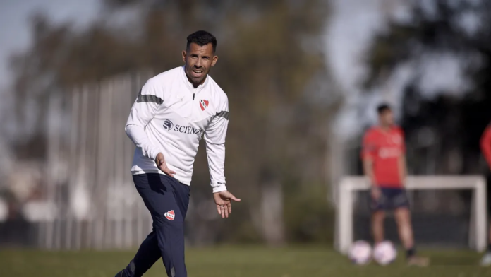 Carlos Tevez pondría a Giménez Rojas y Báez en su
