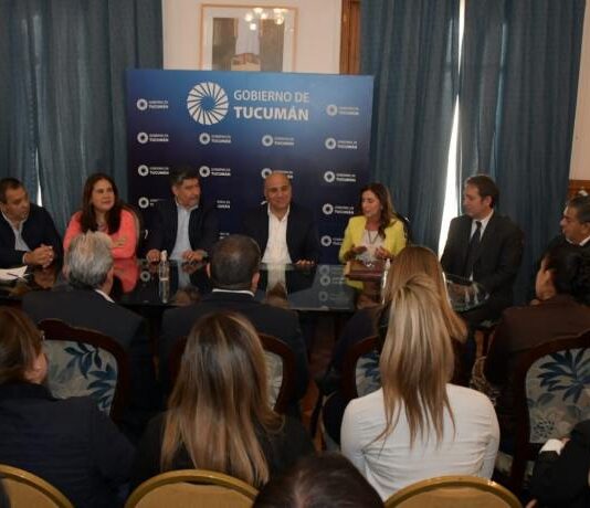 El Gobierno firmó el acuerdo salarial con los trabajadores del IPSST