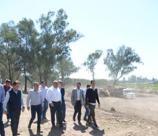Trabajan en la revalorización de la costanera del Río Salí